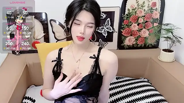 Snapshot of T-TeaR chatting on 06/14/26, 02:24 T-TeaR online show from 06/14/26, 02:24