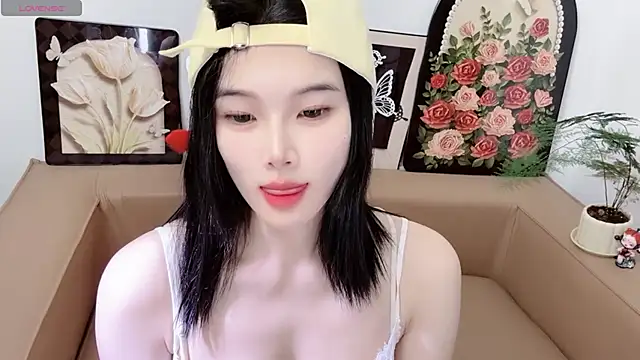 Snapshot of T-TeaR chatting on 07/11/26, 02:45 T-TeaR online show from 07/11/26, 02:45
