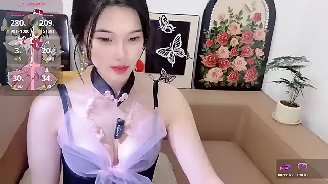 Snapshot of T-TeaR chatting on 05/04/26, 02:37 T-TeaR online show from 05/04/26, 02:37