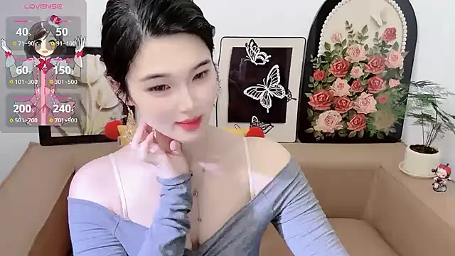 Snapshot of T-TeaR chatting on 06/18/26, 01:59 T-TeaR online show from 06/18/26, 01:59