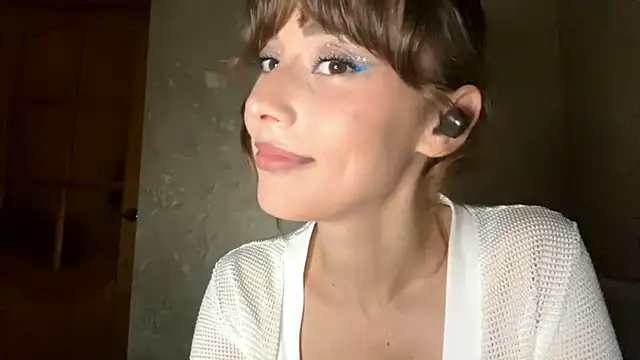 SophieDescoteaux online show from 10/17/25, 08:32