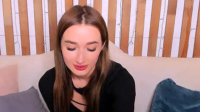 Olivia Grantt online show from 10/07/25, 01:28