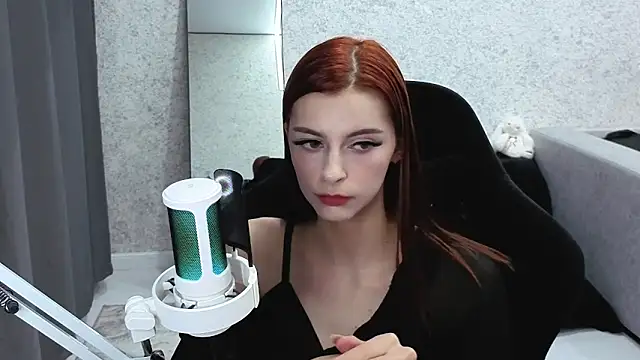 Snapshot of kitti_sweett chatting on 10/05/25, 06:20 kitti sweett online show from 10/05/25, 06:20