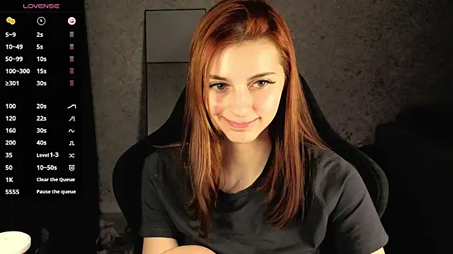 Snapshot of kitti_sweett chatting on 11/07/25, 08:35 kitti sweett online show from 11/07/25, 08:35