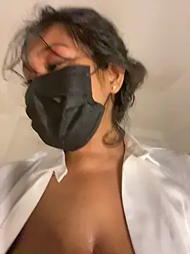 Monica  Bellucci   online show from 04/03/26, 04:02