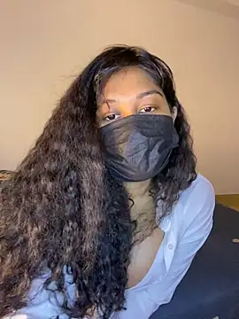 Monica  Bellucci   online show from 12/21/25, 02:41