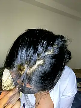 Monica  Bellucci   online show from 01/17/26, 04:10