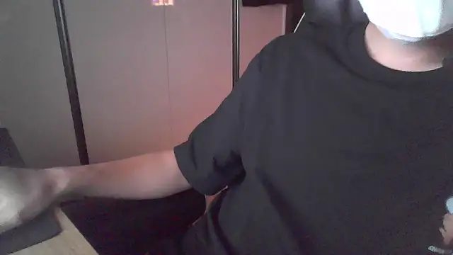 liong02 online show from 10/05/25, 05:25