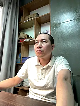 Snapshot of yichengm chatting on 10/20/25, 08:04 yichengm online show from 10/20/25, 08:04