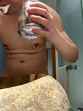 yichengm online show from 11/20/25, 05:24