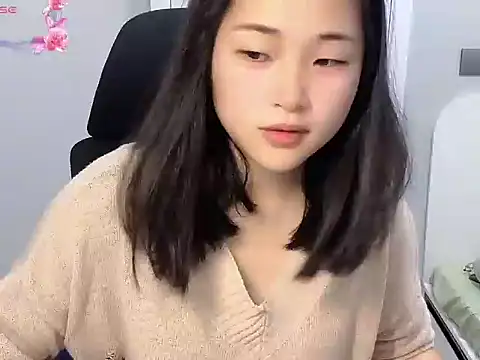 Snapshot of Star-33 chatting on 12/18/25, 02:05 Star-33 online show from 12/18/25, 02:05