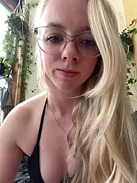 LinaLeana online show from 04/01/26, 11:33