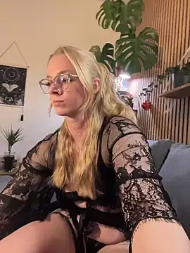 LinaLeana online show from 03/01/26, 05:57