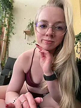 LinaLeana online show from 03/30/26, 02:07