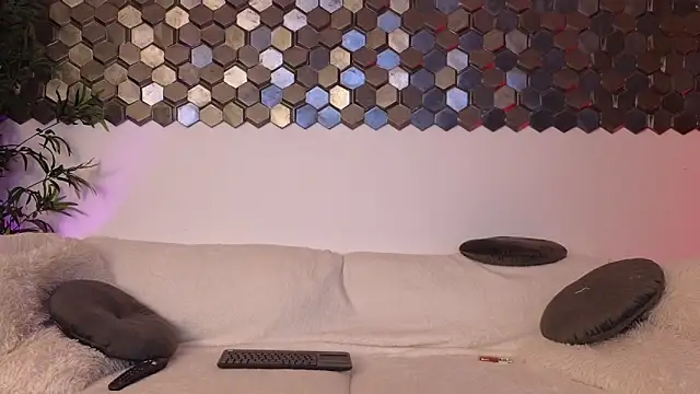 Ashley luxx online show from 02/04/26, 06:30