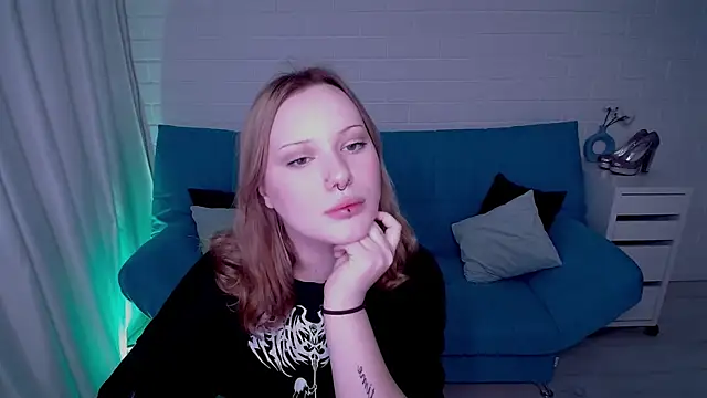Snapshot of AuroraMour chatting on 10/08/25, 05:13 AuroraMour online show from 10/08/25, 05:13