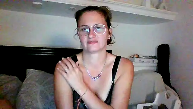 Snapshot of xcrazzycat chatting on 10/20/25, 09:26 xcrazzycat online show from 10/20/25, 09:26