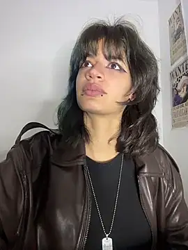 sukulaurens online show from 06/24/26, 04:11