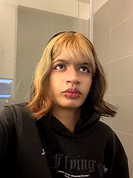 sukulaurens online show from 11/03/25, 02:50