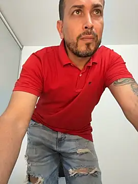 Snapshot of JX7NOVA chatting on 11/25/25, 01:28 JX7NOVA online show from 11/25/25, 01:28