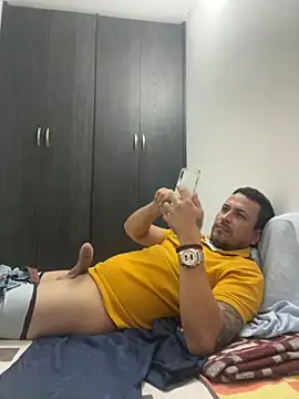 Snapshot of JX7NOVA chatting on 10/28/25, 04:02 JX7NOVA online show from 10/28/25, 04:02