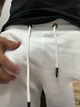 Snapshot of JX7NOVA chatting on 12/04/25, 01:15 JX7NOVA online show from 12/04/25, 01:15