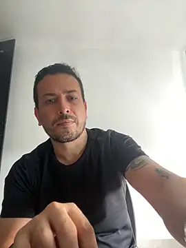 Snapshot of JX7NOVA chatting on 11/04/25, 05:17 JX7NOVA online show from 11/04/25, 05:17