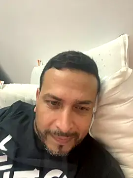 Snapshot of JX7NOVA chatting on 10/10/25, 03:51 JX7NOVA online show from 10/10/25, 03:51