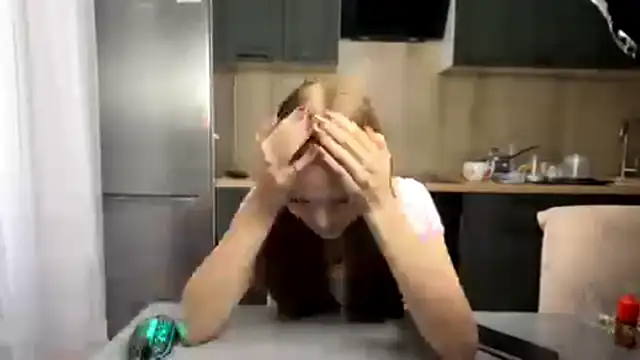 SunnySprinkle online show from 10/10/25, 01:34