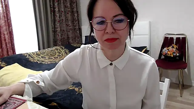 Snapshot of Arisa5000 chatting on 02/17/26, 06:33 Arisa5000 online show from 02/17/26, 06:33