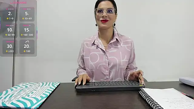 scarlett  m online show from 11/15/25, 11:14