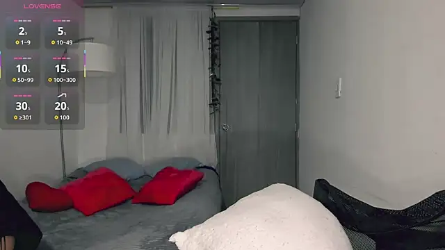 scarlett  m online show from 11/29/25, 10:15