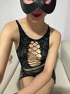 Snapshot of christalles chatting on 10/29/25, 08:19 christalles online show from 10/29/25, 08:19