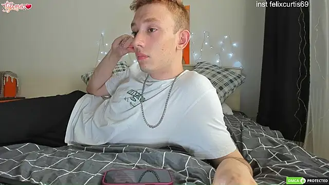 Snapshot of felixcurt69 chatting on 07/22/26, 10:06 felixcurt69 online show from 07/22/26, 10:06