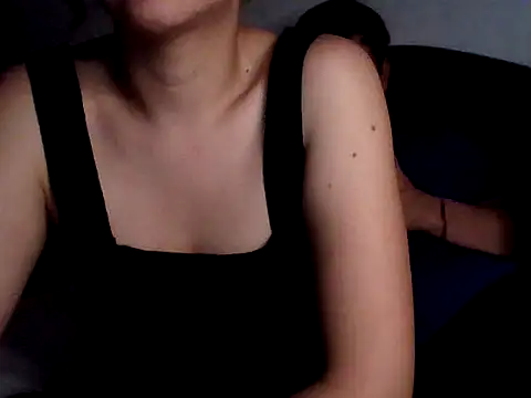 Snapshot of LatinFireCouple chatting on 10/25/25, 03:06 LatinFireCouple online show from 10/25/25, 03:06