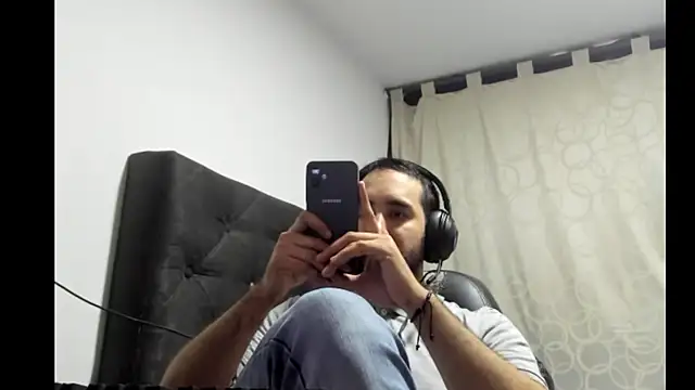 Snapshot of coolfriki chatting on 02/27/26, 10:09 coolfriki online show from 02/27/26, 10:09