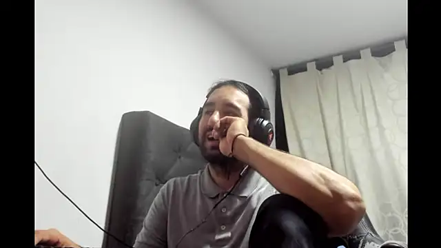 coolfriki online show from 04/21/26, 01:42