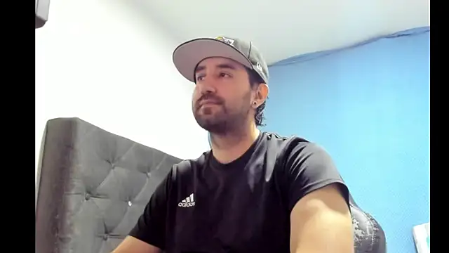 Snapshot of coolfriki chatting on 01/10/26, 03:57 coolfriki online show from 01/10/26, 03:57