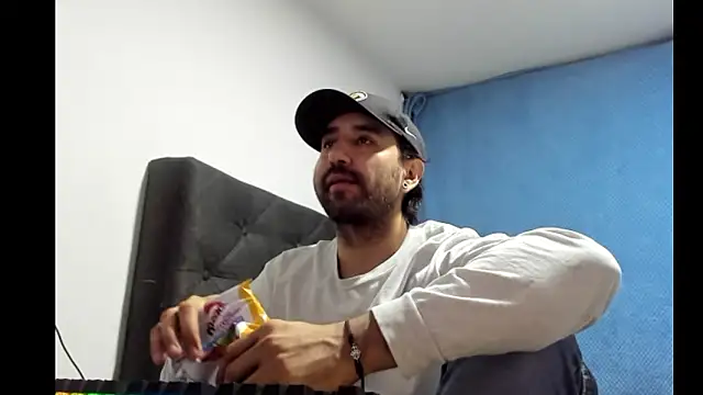 Snapshot of coolfriki chatting on 02/03/26, 05:05 coolfriki online show from 02/03/26, 05:05