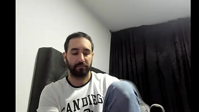 Snapshot of coolfriki chatting on 02/25/26, 11:37 coolfriki online show from 02/25/26, 11:37