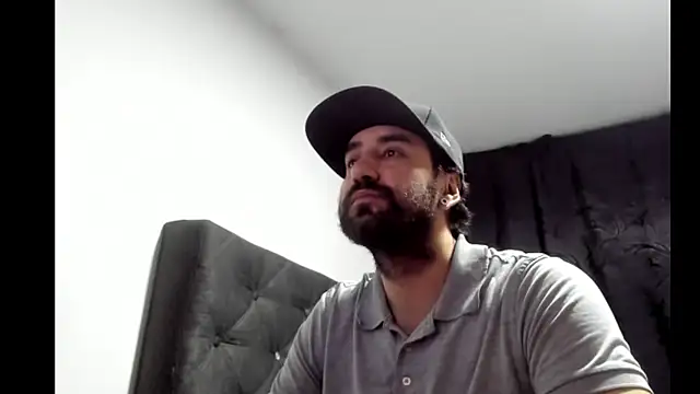 Snapshot of coolfriki chatting on 01/06/26, 02:26 coolfriki online show from 01/06/26, 02:26