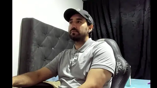 Snapshot of coolfriki chatting on 01/16/26, 02:04 coolfriki online show from 01/16/26, 02:04