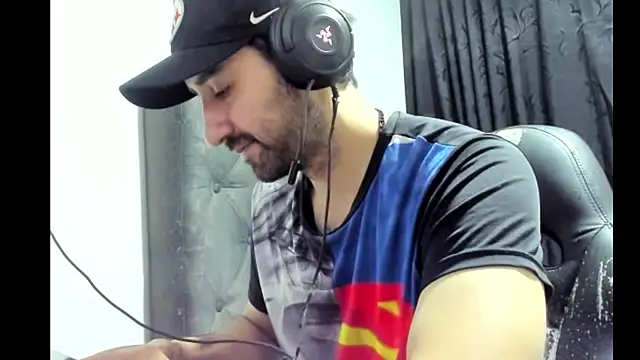 coolfriki online show from 10/27/25, 03:18