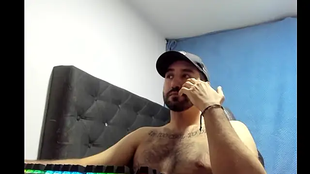 Snapshot of coolfriki chatting on 02/04/26, 11:44 coolfriki online show from 02/04/26, 11:44