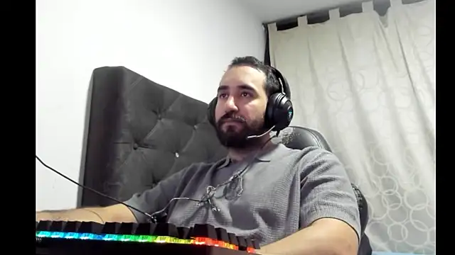 Snapshot of coolfriki chatting on 03/03/26, 02:07 coolfriki online show from 03/03/26, 02:07