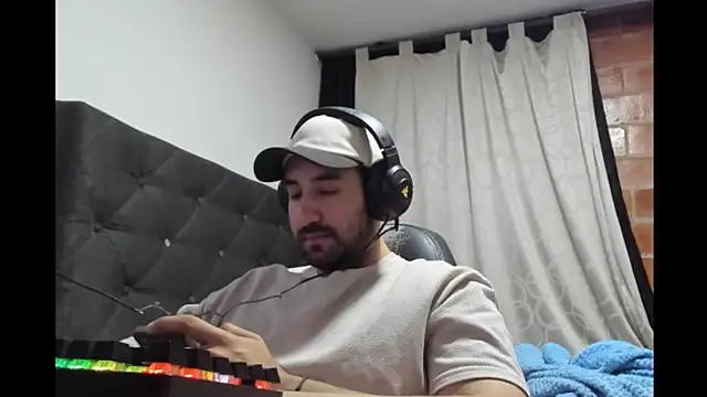 coolfriki online show from 04/11/26, 11:08