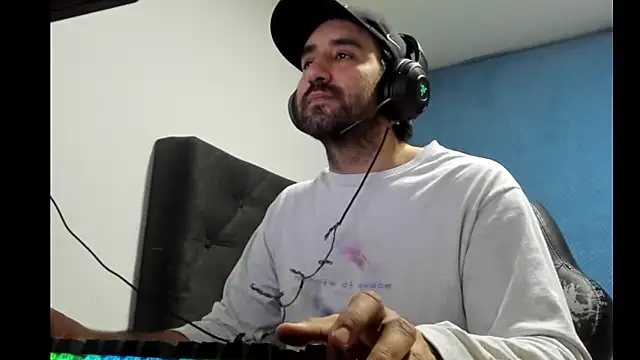 Snapshot of coolfriki chatting on 02/03/26, 06:40 coolfriki online show from 02/03/26, 06:40