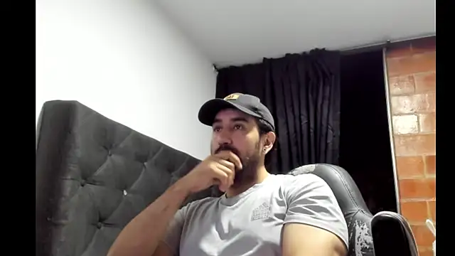 Snapshot of coolfriki chatting on 01/19/26, 02:37 coolfriki online show from 01/19/26, 02:37