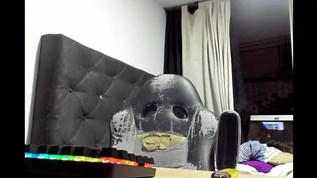 coolfriki online show from 04/05/26, 04:19