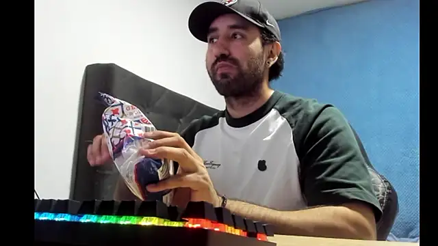 Snapshot of coolfriki chatting on 02/04/26, 01:55 coolfriki online show from 02/04/26, 01:55